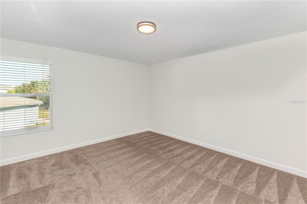 For Sale: $680,000 (5 beds, 4 baths, 3949 Square Feet)