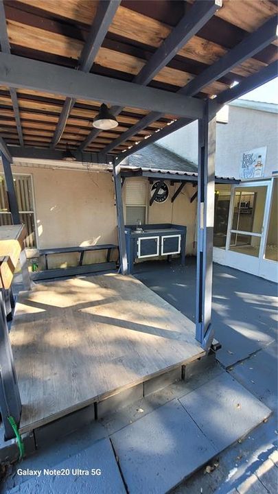 For Rent: $2,200 (3 beds, 2 baths, 1752 Square Feet)