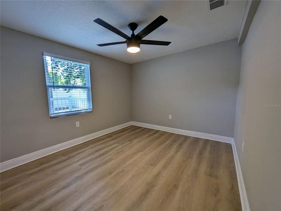 На продажу: $265,000 (2 спален, 1 ванн, 762 Квадратных фут)