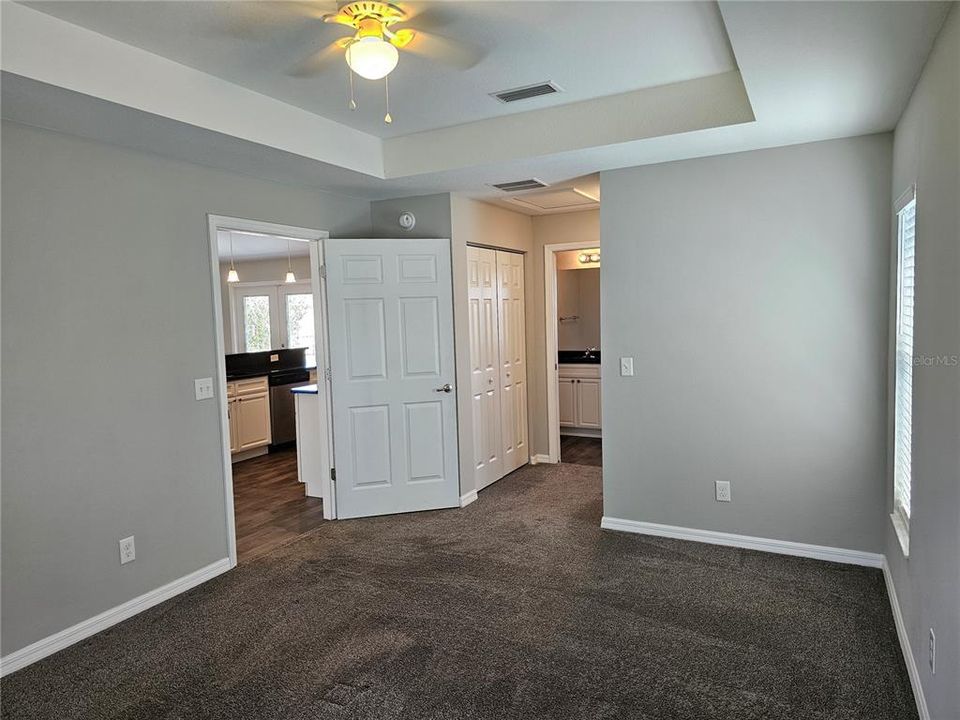 出租: $1,800 (4 贝兹, 2 浴室, 1492 平方英尺)