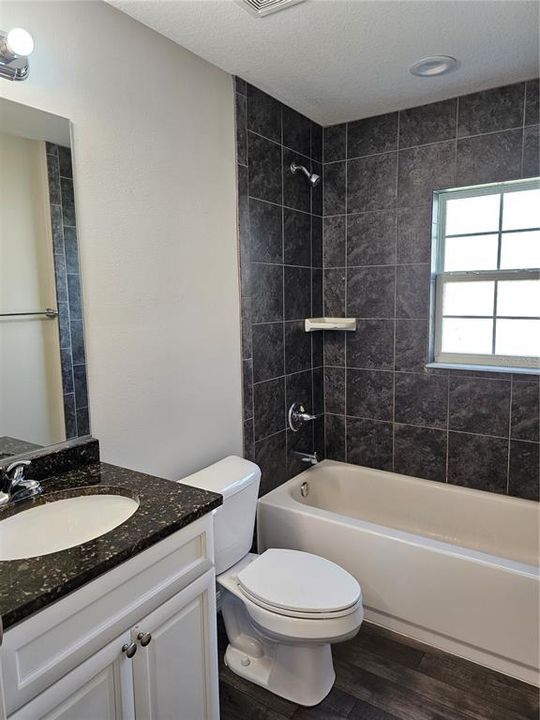 出租: $1,800 (4 贝兹, 2 浴室, 1492 平方英尺)