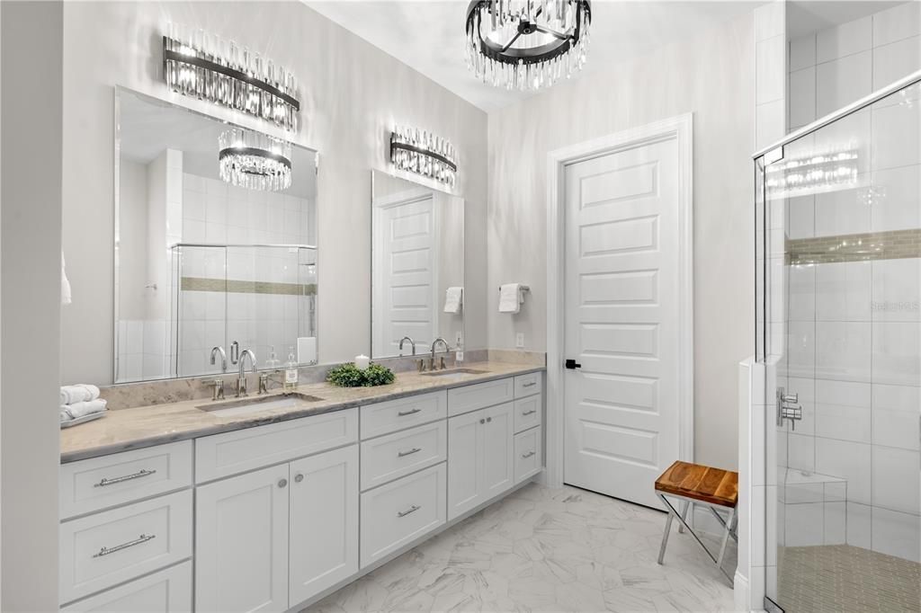 待售: $2,200,000 (4 贝兹, 4 浴室, 3895 平方英尺)