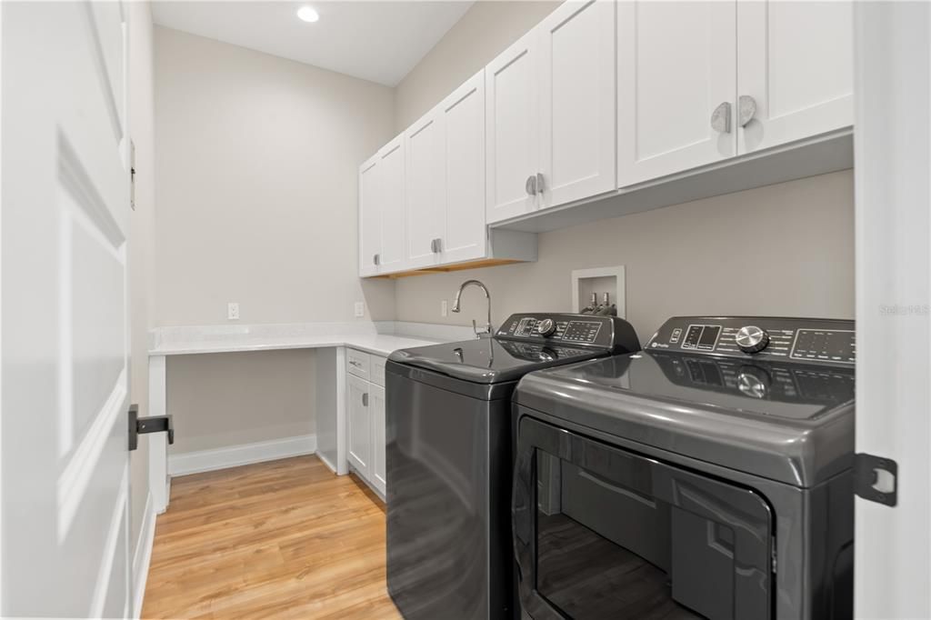 待售: $2,200,000 (4 贝兹, 4 浴室, 3895 平方英尺)