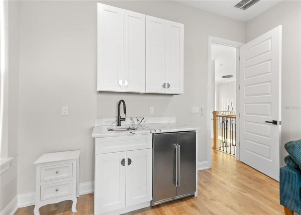 待售: $2,200,000 (4 贝兹, 4 浴室, 3895 平方英尺)