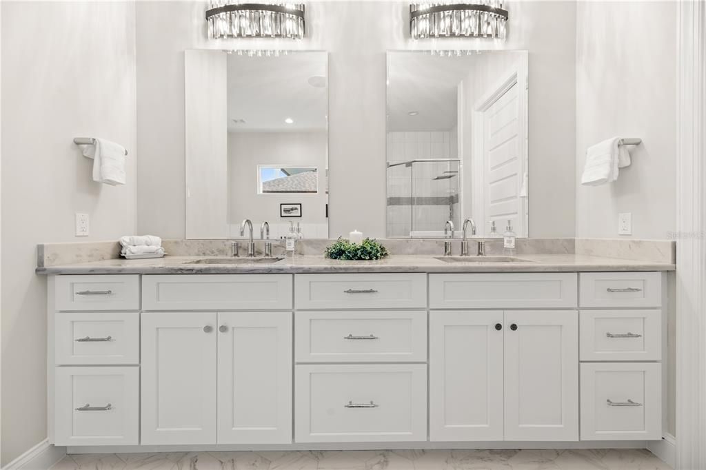 待售: $2,200,000 (4 贝兹, 4 浴室, 3895 平方英尺)