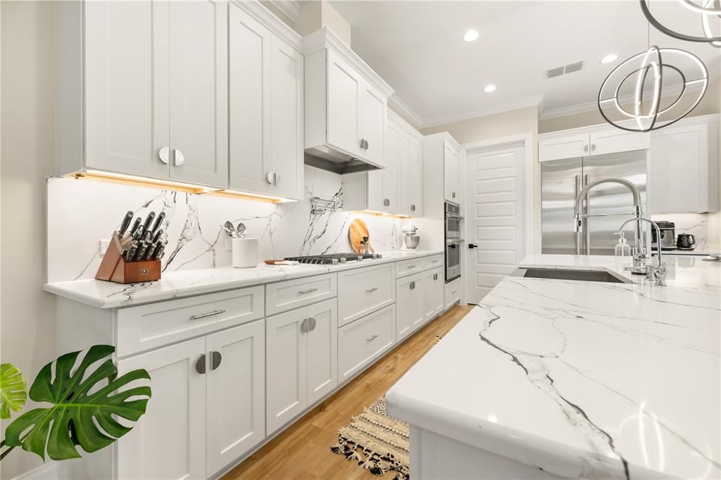 待售: $2,200,000 (4 贝兹, 4 浴室, 3895 平方英尺)