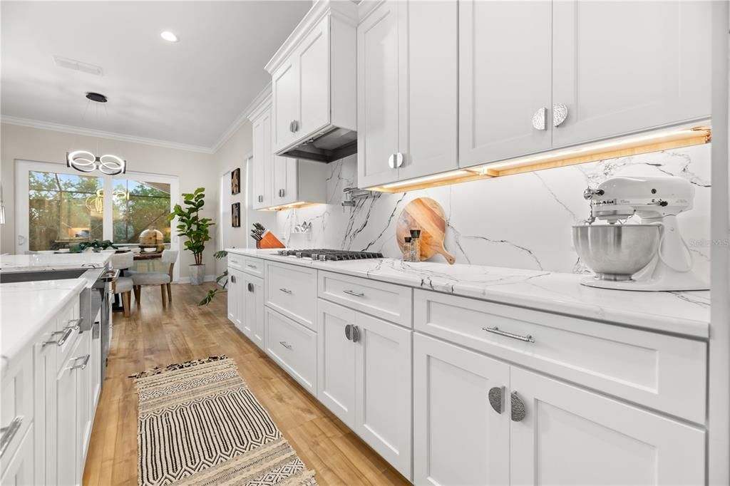 待售: $2,200,000 (4 贝兹, 4 浴室, 3895 平方英尺)