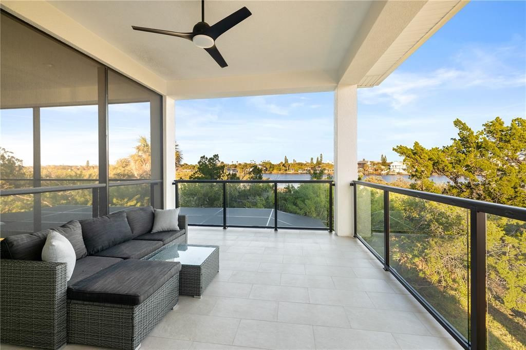 待售: $2,200,000 (4 贝兹, 4 浴室, 3895 平方英尺)