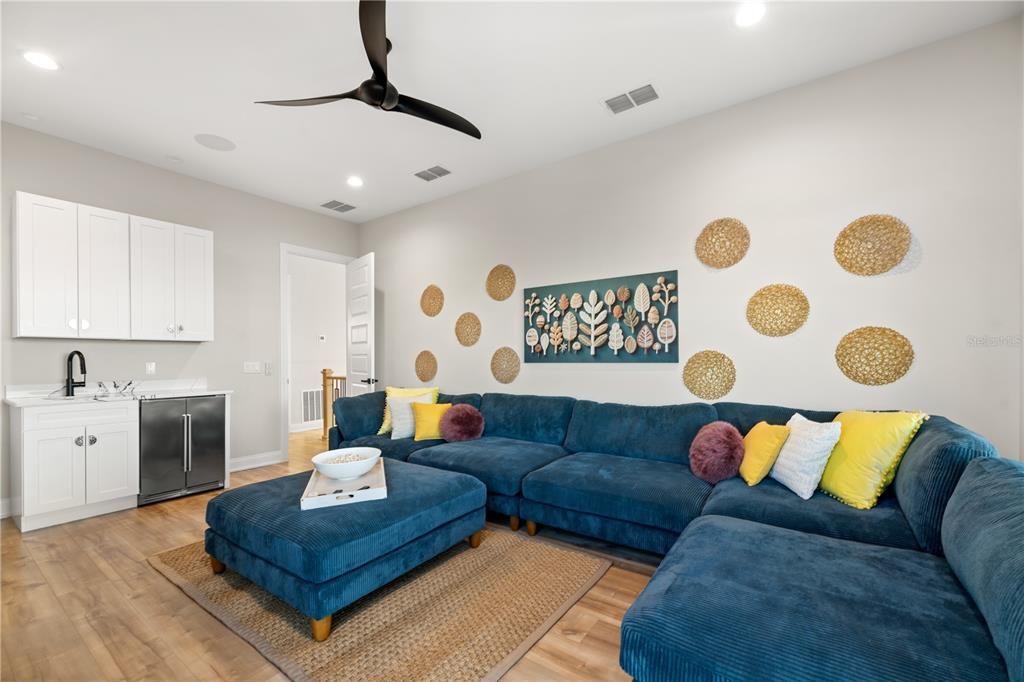 待售: $2,200,000 (4 贝兹, 4 浴室, 3895 平方英尺)