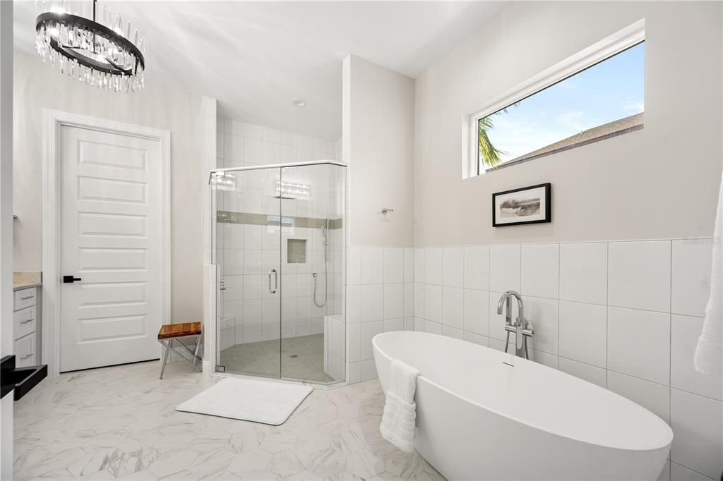 待售: $2,200,000 (4 贝兹, 4 浴室, 3895 平方英尺)