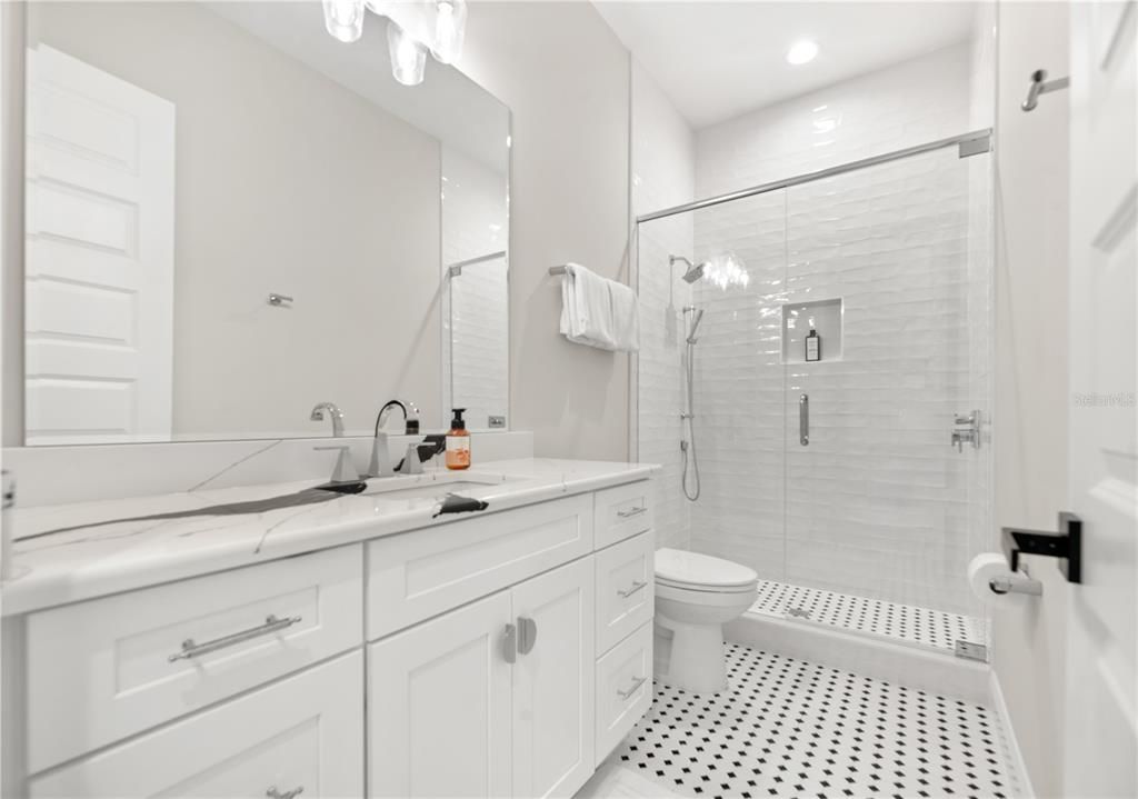 待售: $2,200,000 (4 贝兹, 4 浴室, 3895 平方英尺)