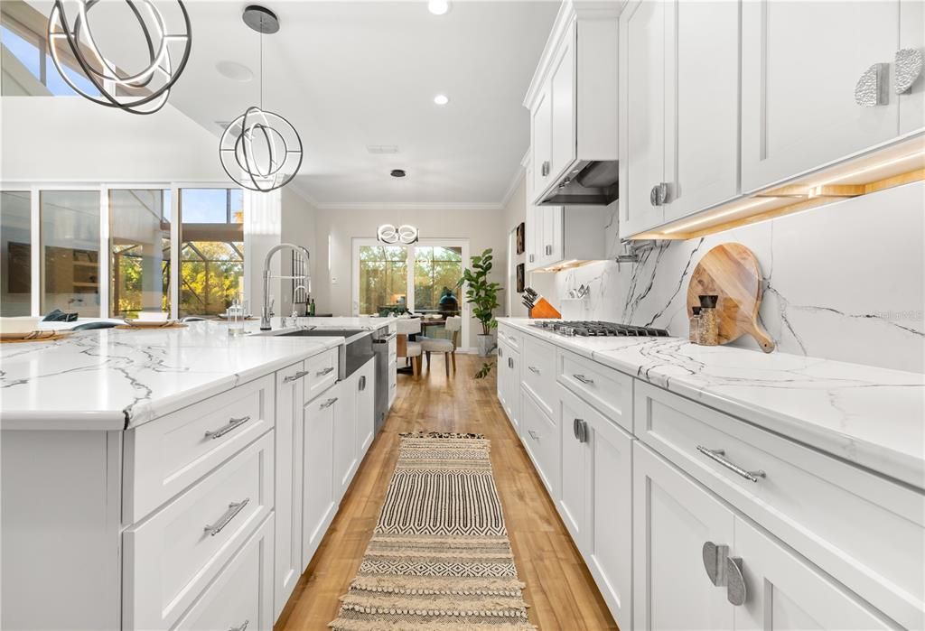 待售: $2,200,000 (4 贝兹, 4 浴室, 3895 平方英尺)