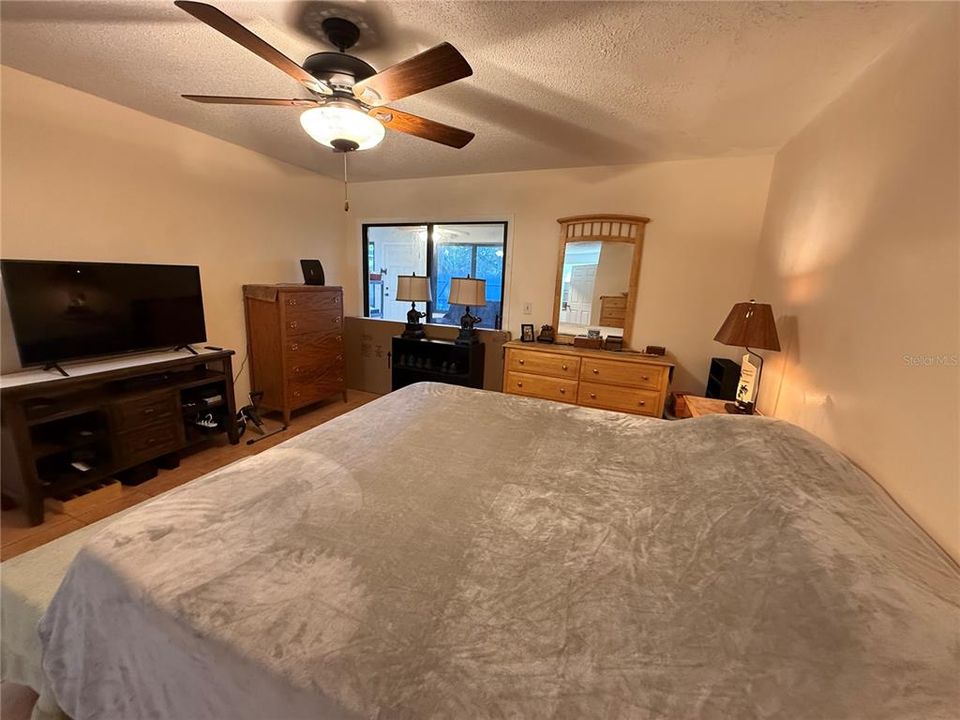 En Venta: $325,000 (3 camas, 2 baños, 1719 Pies cuadrados)