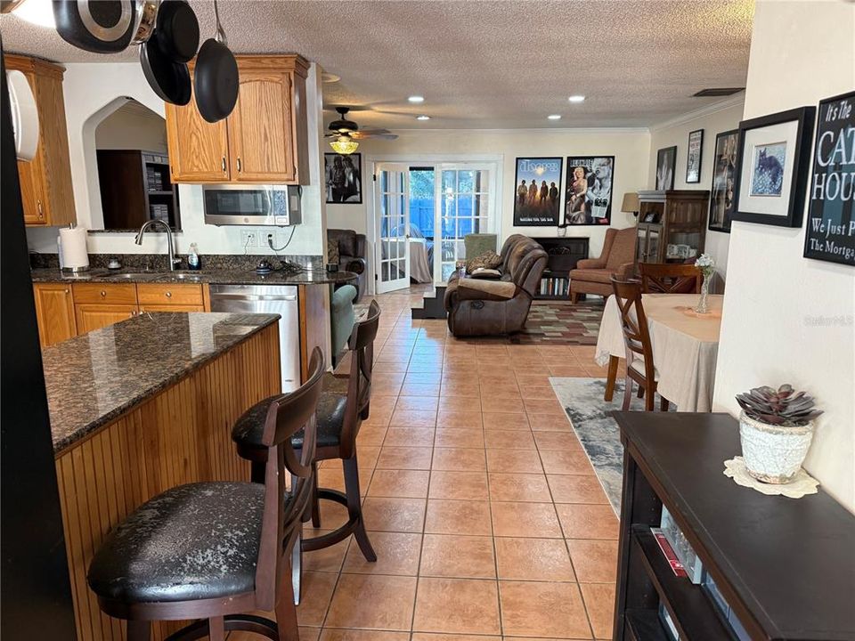 En Venta: $325,000 (3 camas, 2 baños, 1719 Pies cuadrados)