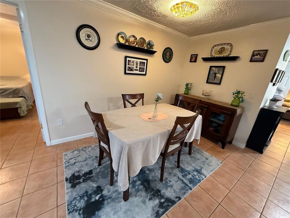 En Venta: $325,000 (3 camas, 2 baños, 1719 Pies cuadrados)