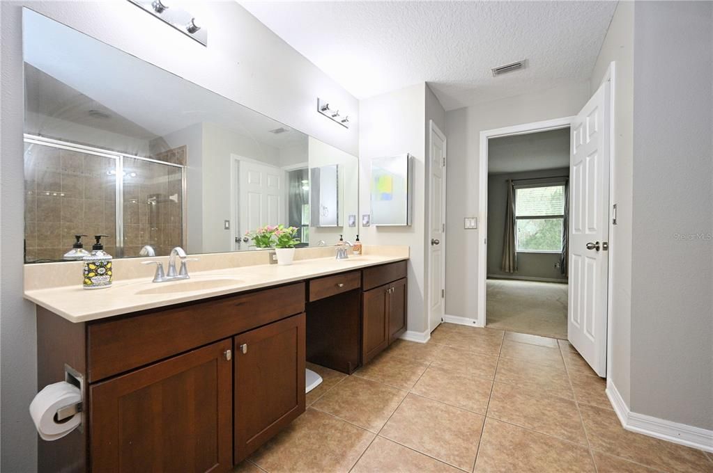 For Rent: $2,760 (3 beds, 2 baths, 1989 Square Feet)