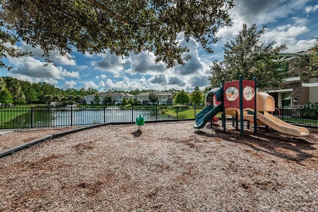 For Rent: $2,760 (3 beds, 2 baths, 1989 Square Feet)