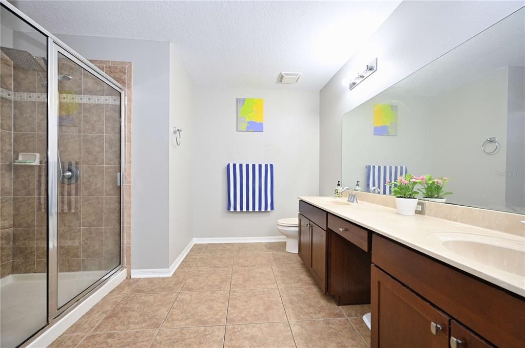 For Rent: $2,760 (3 beds, 2 baths, 1989 Square Feet)