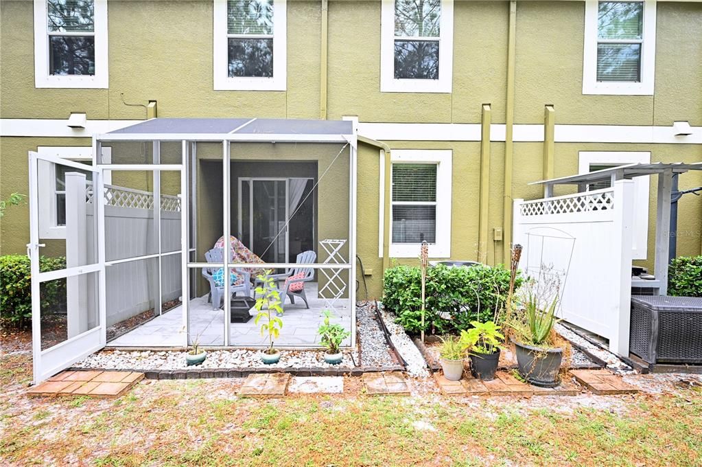 For Rent: $2,760 (3 beds, 2 baths, 1989 Square Feet)