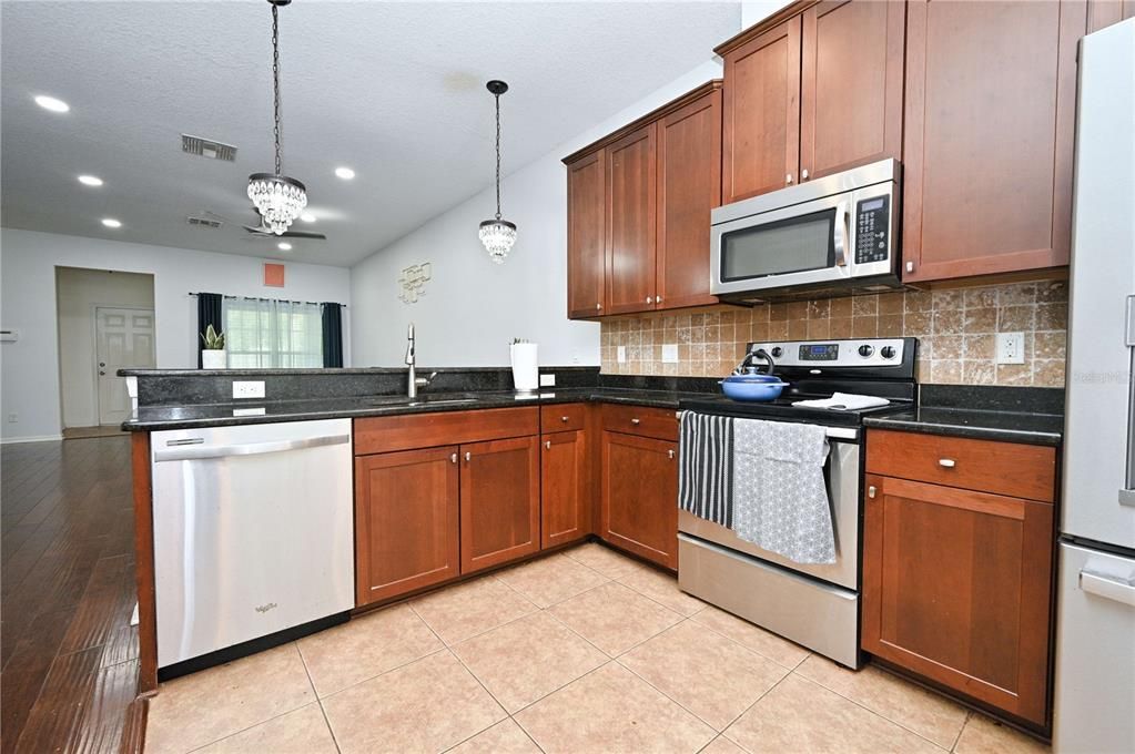 For Rent: $2,760 (3 beds, 2 baths, 1989 Square Feet)