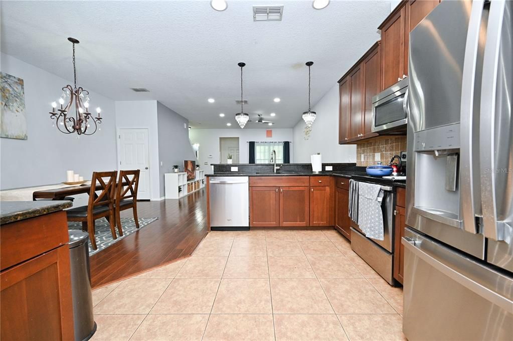 For Rent: $2,760 (3 beds, 2 baths, 1989 Square Feet)