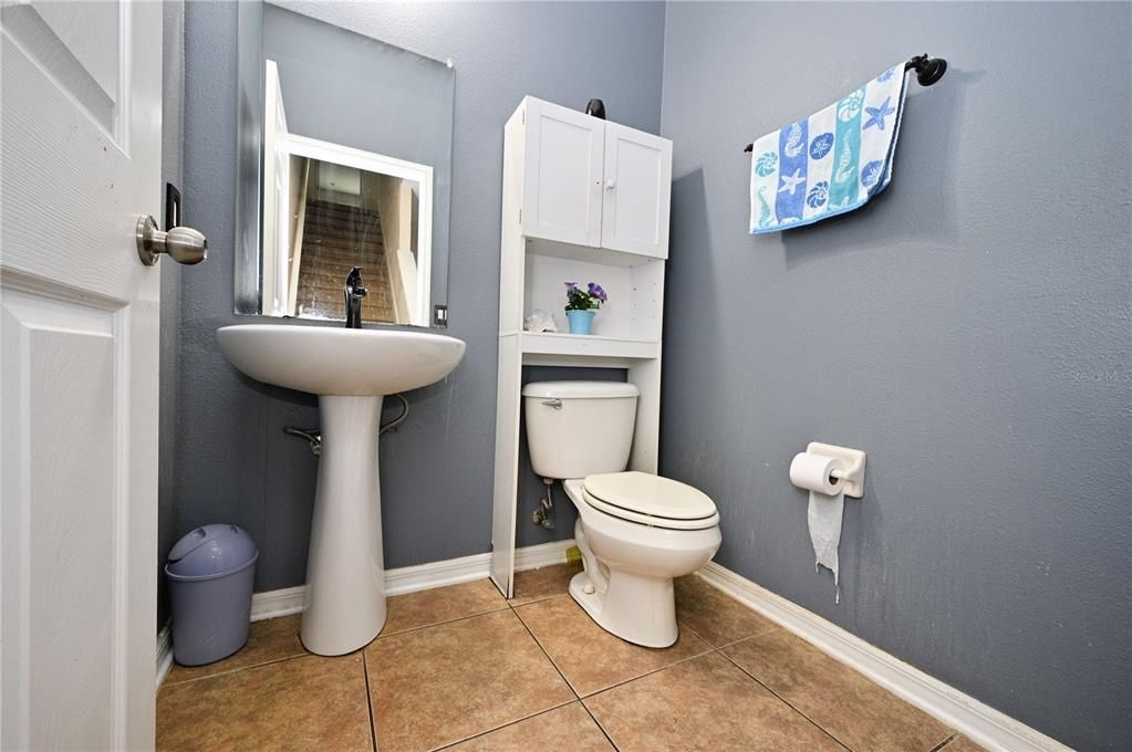 For Rent: $2,760 (3 beds, 2 baths, 1989 Square Feet)