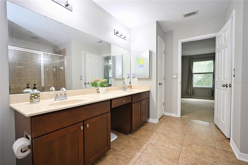 For Rent: $2,760 (3 beds, 2 baths, 1989 Square Feet)