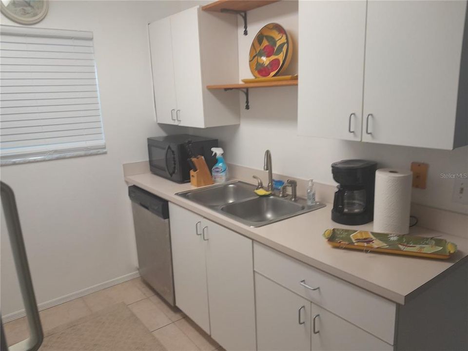 На продажу: $305,000 (2 спален, 2 ванн, 906 Квадратных фут)