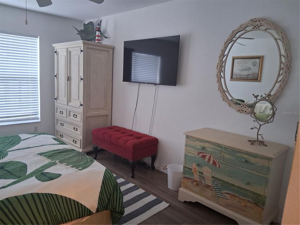 На продажу: $305,000 (2 спален, 2 ванн, 906 Квадратных фут)