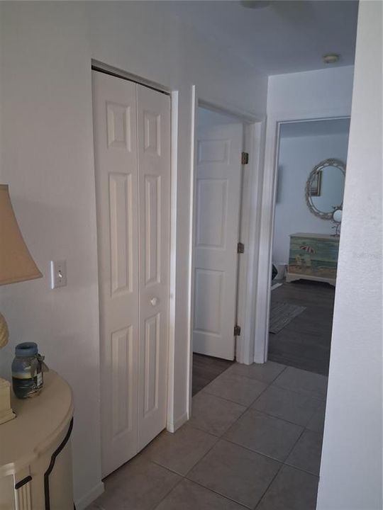 На продажу: $305,000 (2 спален, 2 ванн, 906 Квадратных фут)