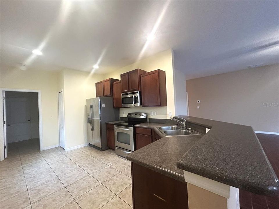 En Renta: $1,950 (3 camas, 2 baños, 1448 Pies cuadrados)