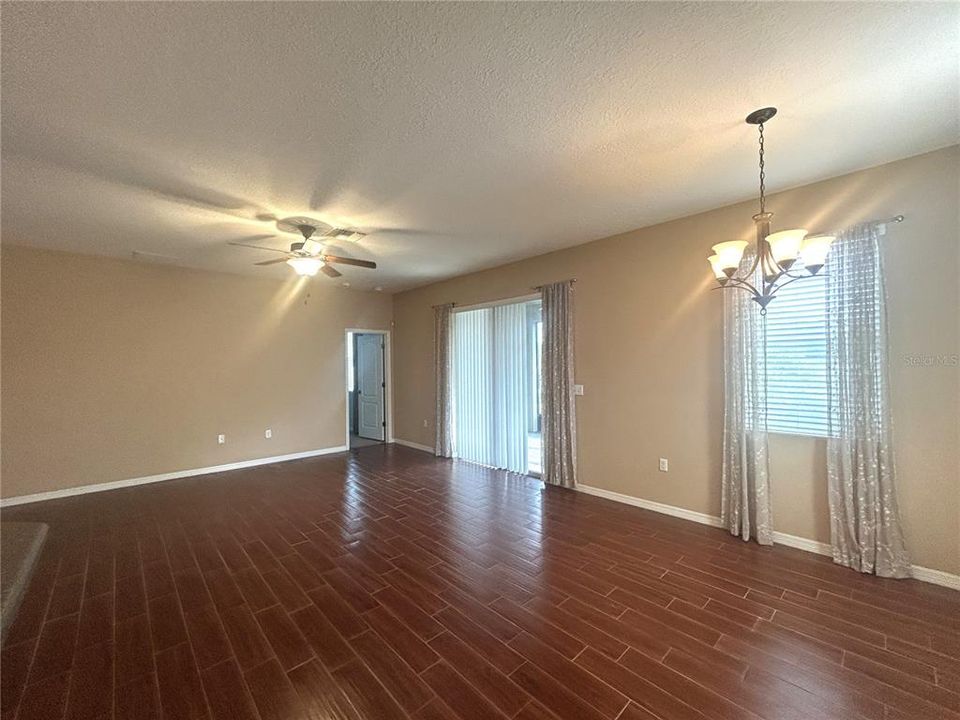 En Renta: $1,950 (3 camas, 2 baños, 1448 Pies cuadrados)