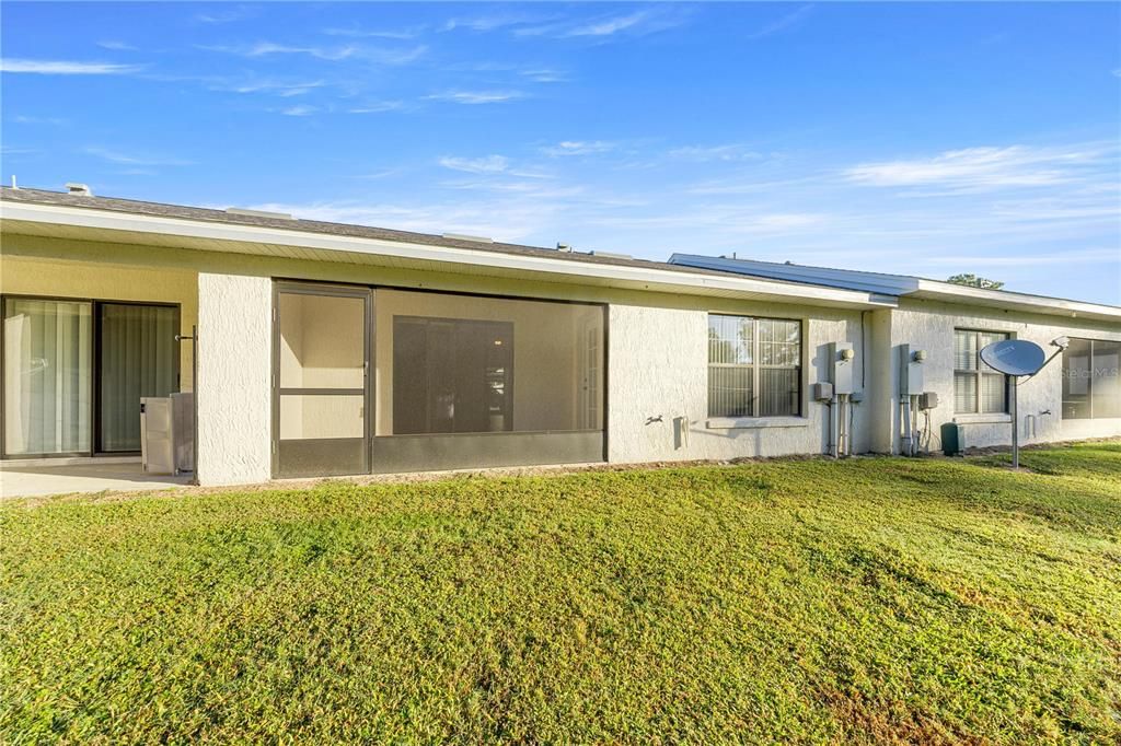 На продажу: $181,900 (2 спален, 2 ванн, 1088 Квадратных фут)