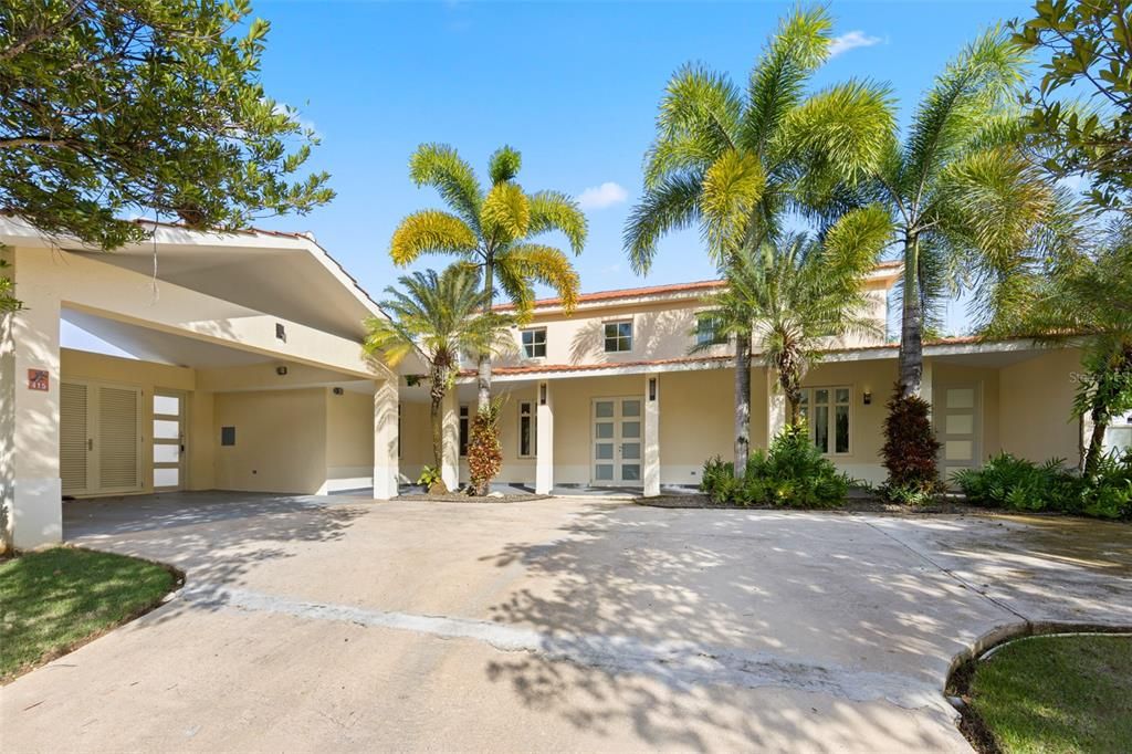 For Sale: $2,095,000 (7 beds, 5 baths, 3721 Square Feet)