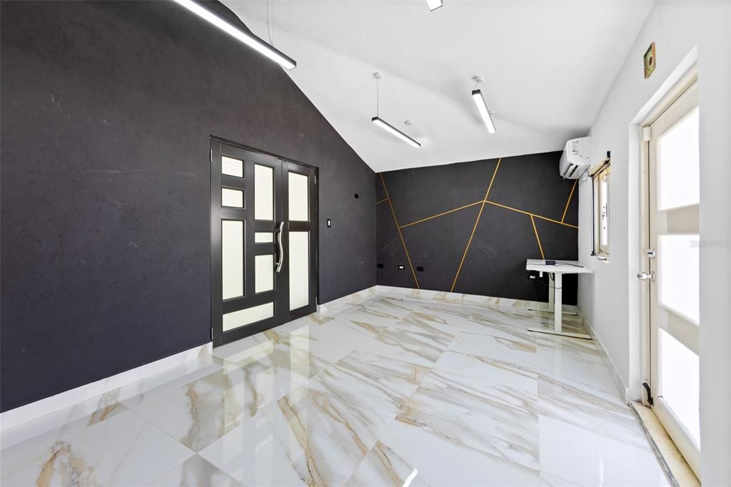 For Sale: $2,095,000 (7 beds, 5 baths, 3721 Square Feet)