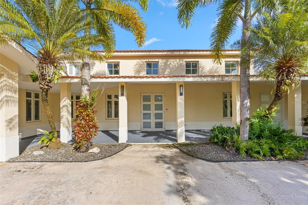 For Sale: $2,095,000 (7 beds, 5 baths, 3721 Square Feet)