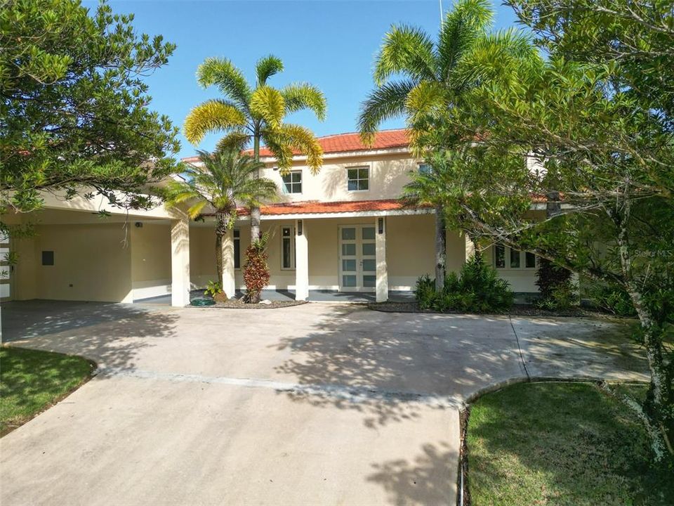 For Sale: $2,095,000 (7 beds, 5 baths, 3721 Square Feet)