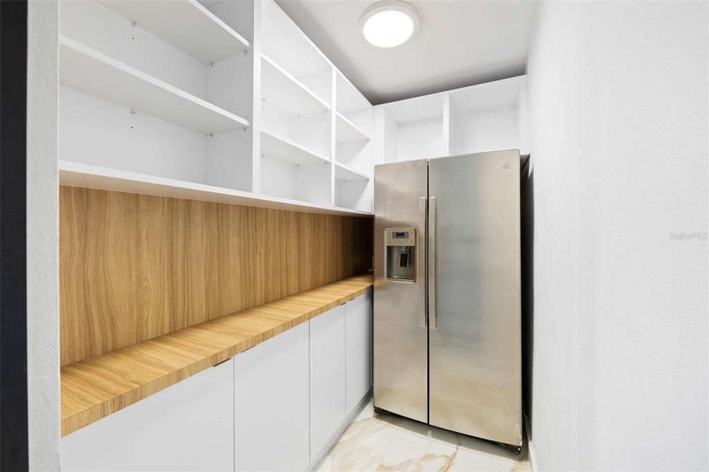 For Sale: $2,095,000 (7 beds, 5 baths, 3721 Square Feet)