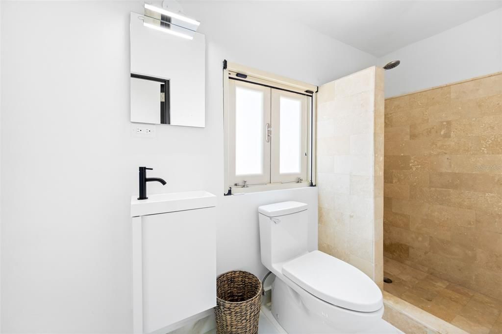 For Sale: $2,095,000 (7 beds, 5 baths, 3721 Square Feet)