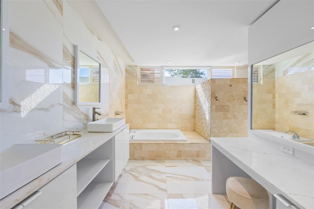 For Sale: $2,095,000 (7 beds, 5 baths, 3721 Square Feet)