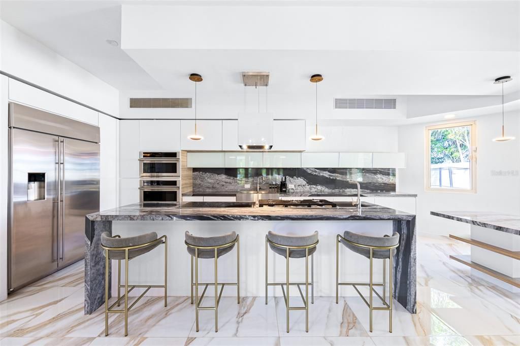 For Sale: $2,095,000 (7 beds, 5 baths, 3721 Square Feet)