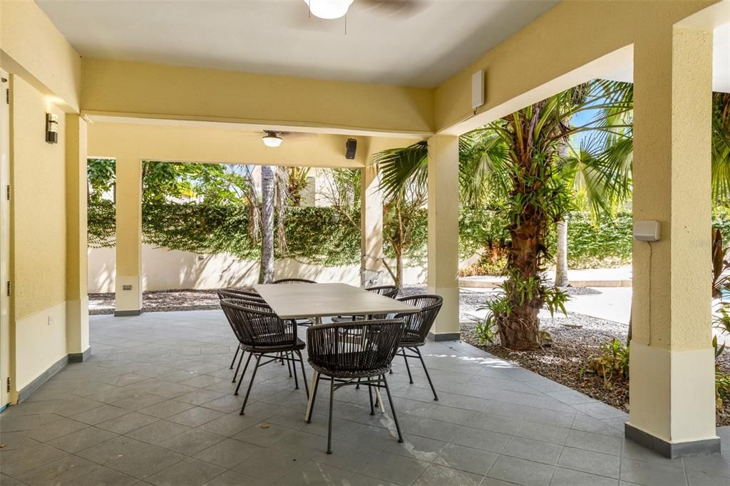 For Sale: $2,095,000 (7 beds, 5 baths, 3721 Square Feet)