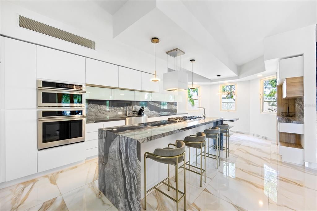 For Sale: $2,095,000 (7 beds, 5 baths, 3721 Square Feet)