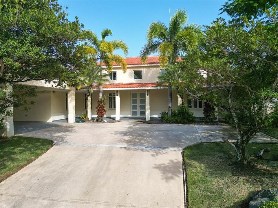 For Sale: $2,095,000 (7 beds, 5 baths, 3721 Square Feet)