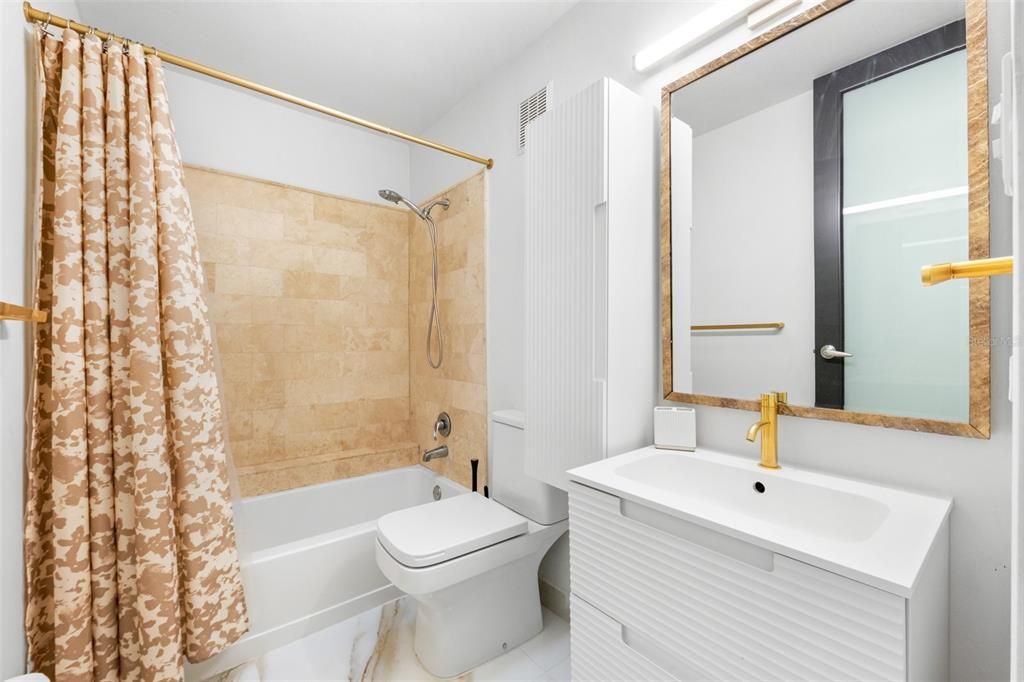 For Sale: $2,095,000 (7 beds, 5 baths, 3721 Square Feet)