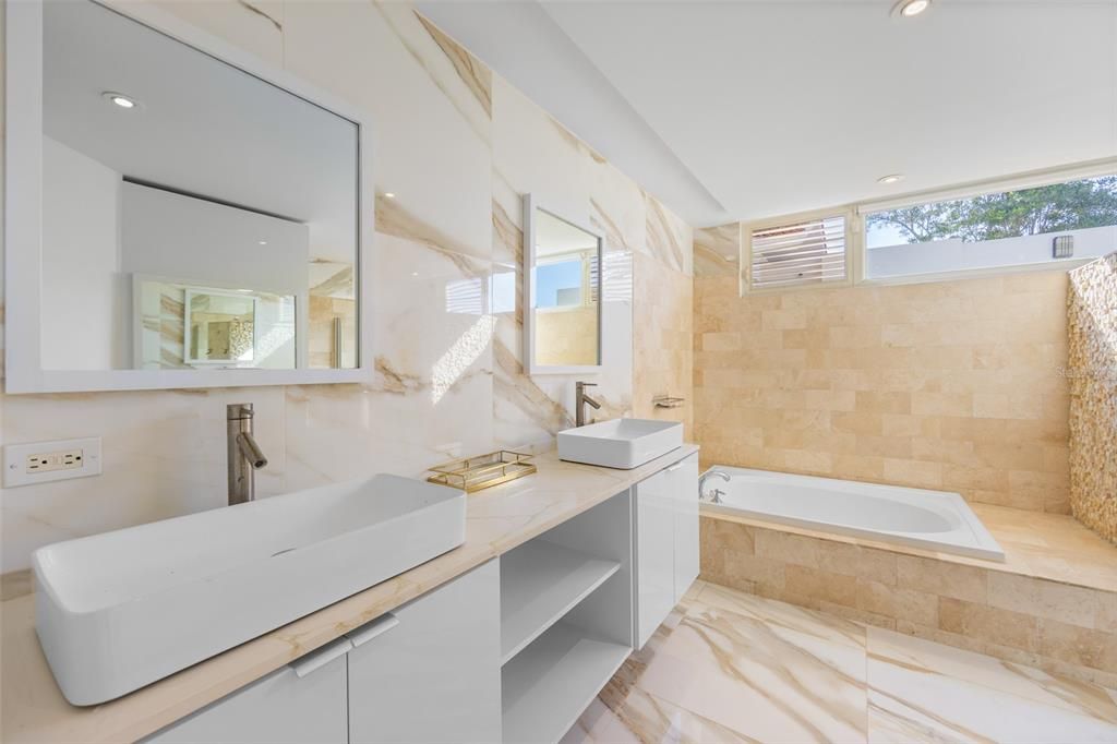 For Sale: $2,095,000 (7 beds, 5 baths, 3721 Square Feet)