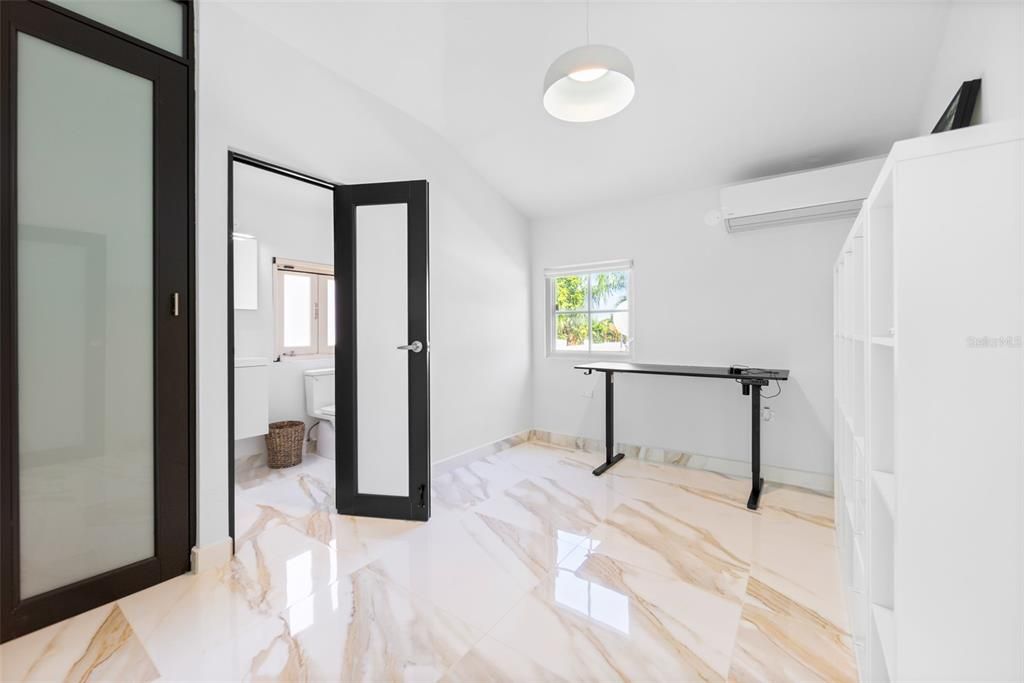 For Sale: $2,095,000 (7 beds, 5 baths, 3721 Square Feet)