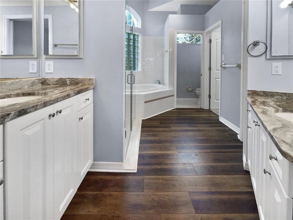 Под контрактом: $518,000 (3 спален, 2 ванн, 1998 Квадратных фут)