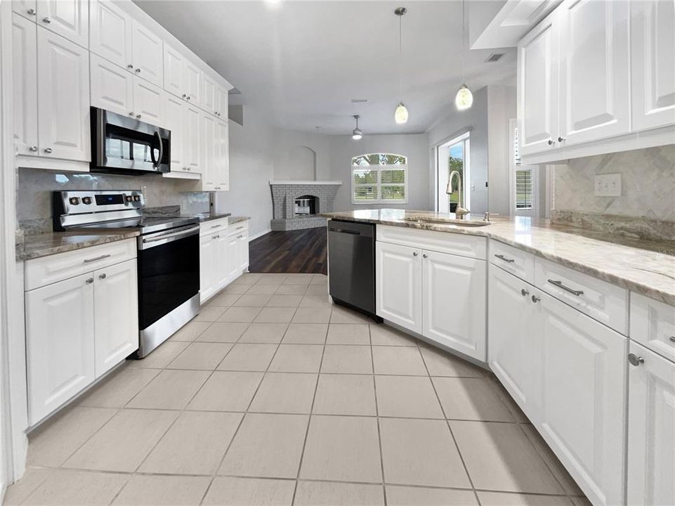 Под контрактом: $518,000 (3 спален, 2 ванн, 1998 Квадратных фут)