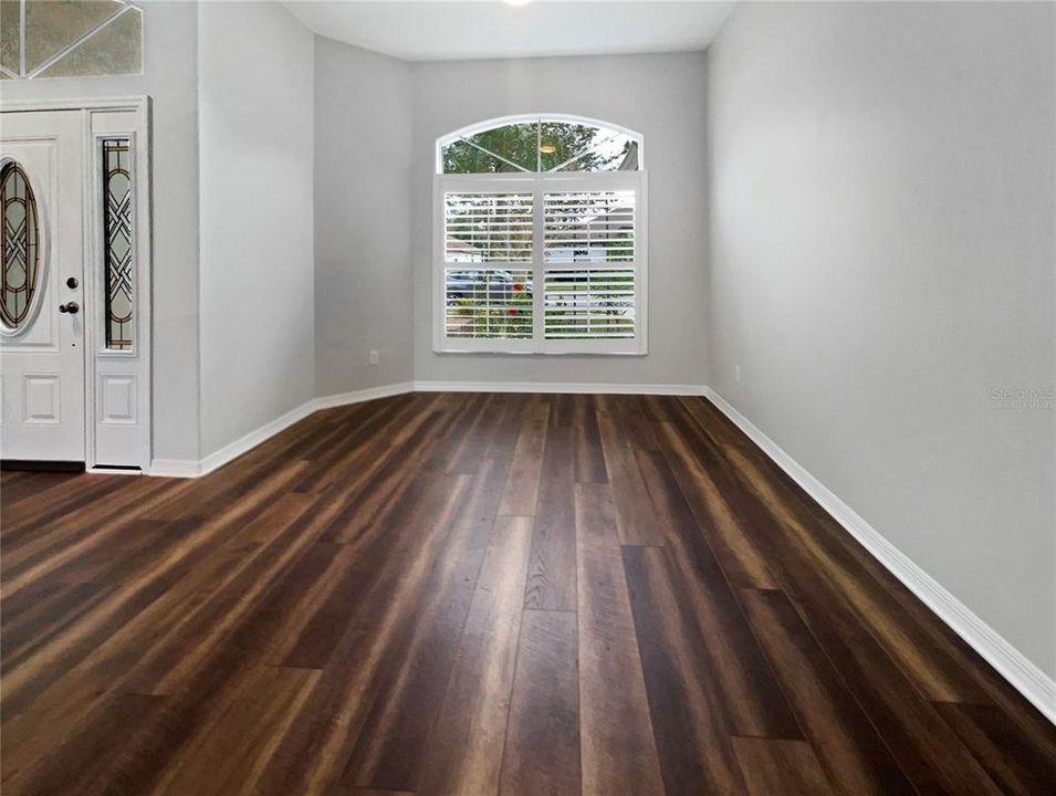 Под контрактом: $518,000 (3 спален, 2 ванн, 1998 Квадратных фут)